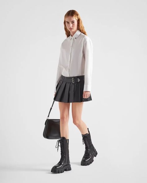 7 Pleated-Skirt Outfits All the Fashion Insiders Love for Autumn 2024 | Who What Wear UK Leather Pleated Mini Skirt Outfit, Pleated Mini Skirt Outfit, Pleated Skirt Outfits, Pleated Leather Skirt, Prada Skirt, Mini Skirt Outfit, Leather Outfits Women, Belted Mini Skirt, Leather Pleated Skirt