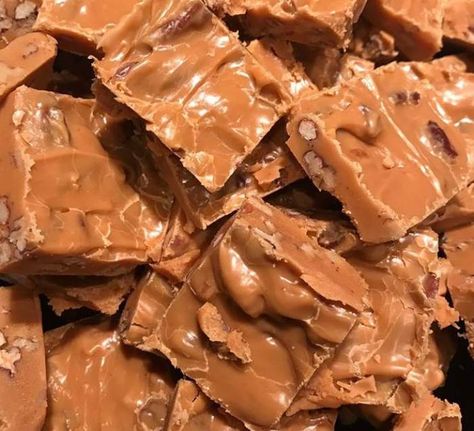 Creamy Pecan Praline Candy recipe Pecan Candy Louisiana, Chewy Pralines, Pecan Praline Candy Recipe, Pecan Candy Recipe, Microwave Pralines, Fancy Sweets, Pralines Recipe, Pecan Candy, Luscious Recipes