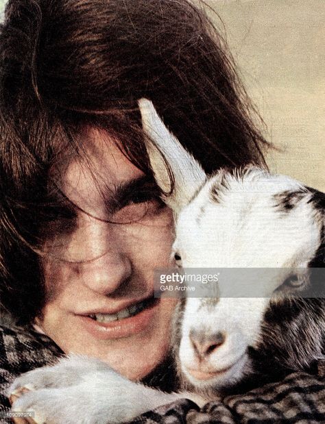 Photo of Dave Davies from The Kinks posed with a small goat Waterloo Sunset, Noel Redding, Dave Davies, Small Goat, Ray Davies, 1970s Music, Space Cadet, 60s Music, The Kinks