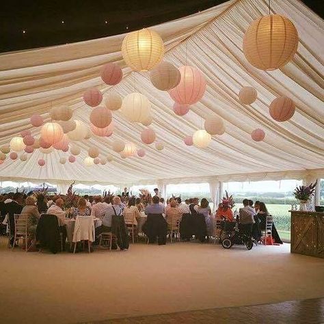 Paper Lanterns Wedding Decor, Paper Lantern Wedding Decor, Kashmir Wedding, Wedding Paper Lanterns, Paper Lantern Wedding, Marquee Wedding Decoration, Wedding Backdrop Lights, Wedding Ceiling Decorations, Wedding Tent Decorations