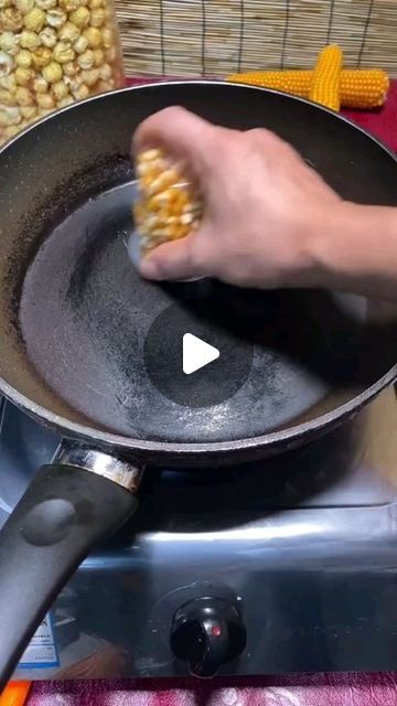 Making Popcorn, How To Make Popcorn, How To Make Corn, Instagram Recipes, Popcorn Kernels, Game Snacks, Flavored Popcorn, Popcorn Recipes, Healthy Oils