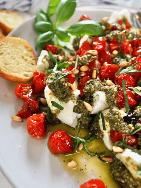 Appetizers With Burrata Cheese, Burrata Pesto Appetizer, Burrata Appetizer Christmas, Baratta Cheese Appetizers, Burrata Appetizer Simple, Roasted Tomatoes And Burrata, Buratta Appetizer Cold, Pesto Appetizer Recipes, Pesto Crostini Appetizers