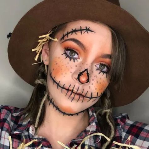 16 Stunning Scarecrow Makeup Ideas To Rock In 2023 Scary Scarecrow Makeup Women, Creepy Scarecrow Makeup, Scarecrow Makeup Pretty, Scary Scarecrow Makeup, Scarecrow Makeup Tutorial, Easy Scarecrow Makeup, Scarecrow Makeup Ideas, Nem Halloween Makeup, Scarecrow Face Paint