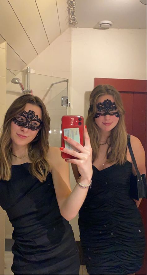 #outfit #masquerade #masqueradeball #mask #carnaval #themeparty #party Masquerade Dance Outfit, Masked Ball Outfit Dresses, Mascared Party Outfits, Mask Ball Outfit, Mask Party Outfit, Masquerade Party Outfit Women, Masked Ball Outfit, Mascarade Party Outfit, Outfit With Mask