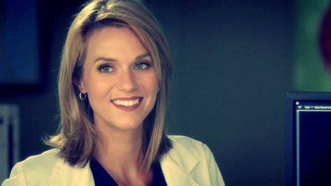 Possible future haircut- Hilarie Burton short hair Lauren Boswell, Hilarie Burton, Peyton Sawyer, Gemini Love, Astrology Libra, Film Serie, Woman Crush, Grey's Anatomy, Greys Anatomy