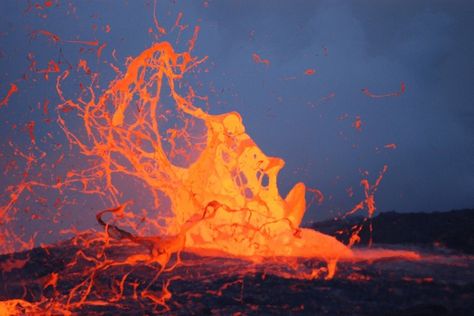 active volcano Hawaii Volcanoes National Park, Hawaii Volcano, Props Art, Volcano National Park, Lava Flow, Tattoo Project, Dream Places, Hawaii Island, Fire And Ice