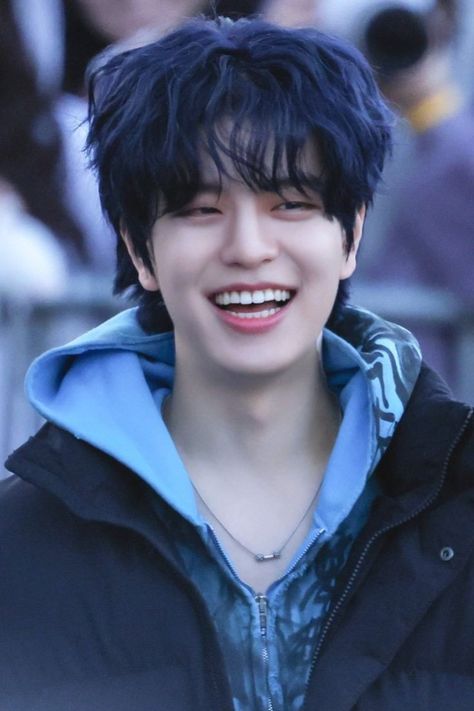 I Love You Puppy, Smile Wallpaper, His Smile, Pretty Smile, Skz In Cute, Stray Kids Seungmin, Good Smile, Homeless Children, Crazy Kids