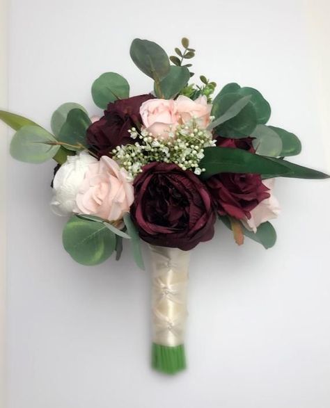 Pretty Wedding Bouquet, Wedding Bridesmaid Bouquets, Bouquet Burgundy, Spring Wedding Bouquets, Red Bouquet Wedding, Winter Wedding Bouquet, Summer Wedding Bouquets, Boho Wedding Bouquet, Pink Rose Bouquet