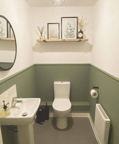 Downstairs Toilet Ideas Colourful, Wc Cloakroom Ideas, Two Tone Toilet Room, Bathroom Decor Panelling, Green And White Toilet Room, En Suite Bathroom Decor, Two Tone Downstairs Toilet, Sage Green Downstairs Toilet Ideas, Colourful Small Toilet Room