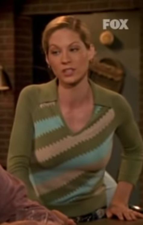 Jenna Elfman as Dharma Montgomery from 'Dharma & Greg' (1997) S4 E22 'How This Happened' (2001) wearing a long sleeved green sweater with green, blue, and off-white zig zagged strips. Dharma & Greg, Korben Dallas The Fifth Element, 90s Green Crew Neck Sweater, Jenna Elfman, Green Sweater, Off White, Blue, How To Wear, Clothes