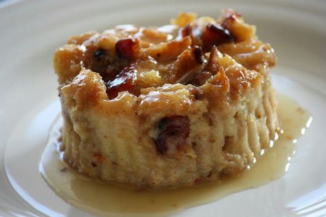 Bacon Pudding, Bread Pudding With Caramel Sauce, Bacon Bread, Sugared Pecans, Boozy Desserts, Salted Caramel Sauce, Italian Bread, Meat Pie, Smoked Bacon