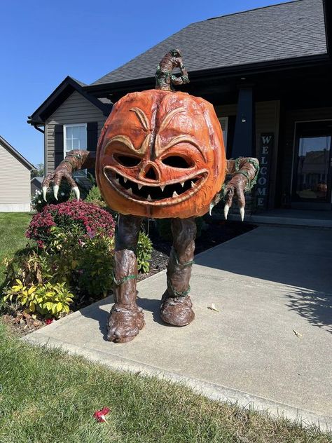 Scary Trunk Or Treat Ideas, Monster Mud, Expanding Foam, Halloween Props Diy, Yard Haunt, Halloween Graveyard, Scary Pumpkin, Trunk Or Treat, Halloween Props