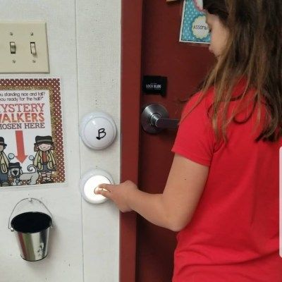 Clever Classroom Ideas, Bathroom Pass, Classroom Bathroom, Classroom Hacks, Expo Marker, Clever Classroom, Classroom Procedures, Feedback For Students, Powerpoint Lesson