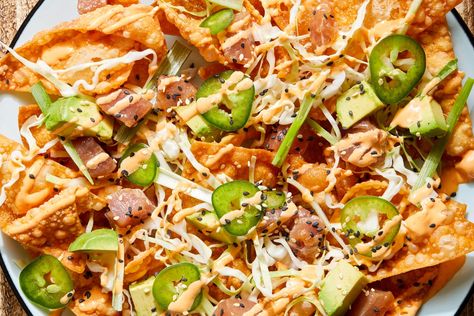 Ahi Tuna Nachos Recipe, Tuna Nachos Recipe, Spicy Ahi Tuna, Ahi Tuna Nachos, Tuna Nachos, Cheesecake Factory Copycat, Cheesecake Factory Recipes, Ahi Poke, Tuna Poke