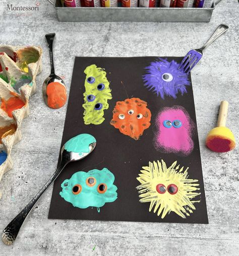 Sponge Painting Ideas For Kids, Sponge Art Painting, Halloween Kita, Adapted Art, Sponge Art, Monster Painting, Stroller Strides, Neon Crafts, Spoon Craft