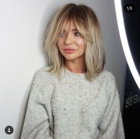 Κούρεμα Bob, Grey Hair Styles For Women, Shorthair Hairstyles, Blending Gray Hair, Gray Hair Highlights, Midlength Haircuts, Penteado Cabelo Curto, Short Styles, Hair Envy