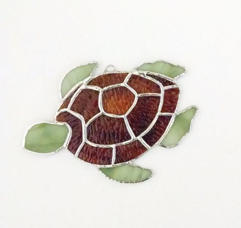 Stained Glass Turtle, Turtle Suncatcher, Stained Glass Ideas, Glass Turtle, Turtle Ornament, Painted Glass Art, Glass Art Projects, Stained Glass Decor, Stained Glass Ornaments