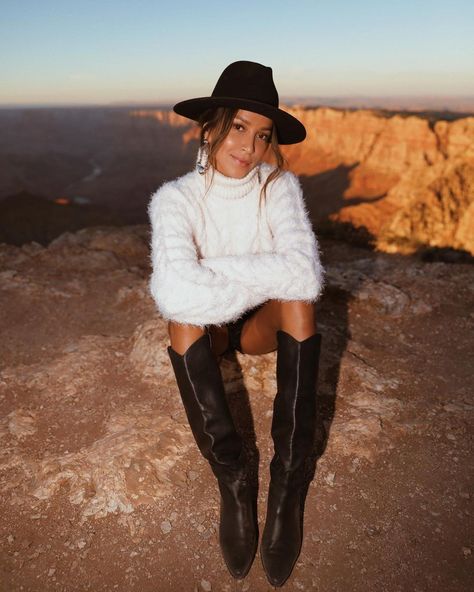 JULIE SARIÑANA on Instagram: “Sunset watching at Grand Canyon! 🌄 wearing @lpa sweater @revolve #campREVOLVE” Isabel Marant Dicker Boots, Sunset Watching, Julie Sarinana, Sincerely Jules, Thick Sweaters, Fuzzy Sweater, Girls Sweaters, Tweed Jacket, Top Model