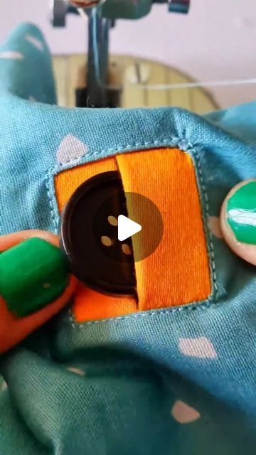 Fidget Quilts, Tips Sewing, Diy Clothes Refashion, Clothing Tips, Fidget Quilt, Couture Sewing Techniques, Do It Yourself Crafts, Button Hole, Sewing Lessons