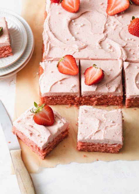 Fresh Strawberry Sheet Cake - Style Sweet Small Batch Strawberry Cake, Small Strawberry Cake, Half Sheet Cake Recipe, Strawberry Sheet Cake, White Sheet Cakes, Strawberry Sheet Cakes, Strawberry Layer Cakes, Half Sheet Cake, Strawberry Cake Filling