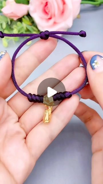 Make Bracelet, Making Friendship Bracelets, Diy Friendship Bracelets Tutorial, Macrame Bracelet Diy, Ankle Bracelets Diy, Knit Bracelet, Friendship Bracelets Tutorial, Bracelet Knots, Friendship Bracelets Diy