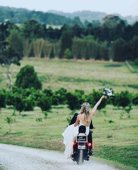 MWL Brides – Made with love Biker Wedding Pictures, Just Married Motorcycle, Motocross Wedding, Motorcycle Wedding Pictures, Wedding Motorcycle, Motorcycle Engagement Photos, Dirt Bike Wedding, Couple Moto, Harley Wedding