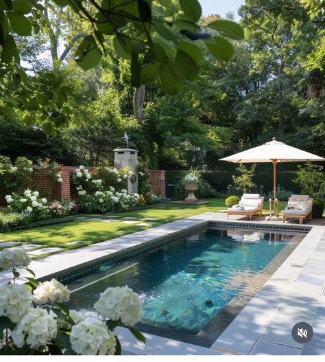 Hamptons Pool, Angelina Core, Country Pool, Pantry Door Ideas, Cozy Seating Area, Cottage Backyard, Miami Decor, Pool Features, Plunge Pools