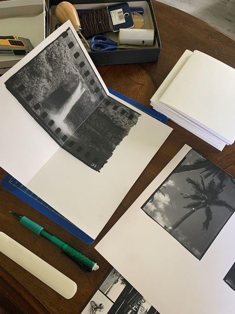 Diy Darkroom, Rainy Flowers, Film Photography Books, Darkroom Printing, Experimental Darkroom Photography, Image Presentation, Film Photography Zine, Photography Zine, Photobook Design