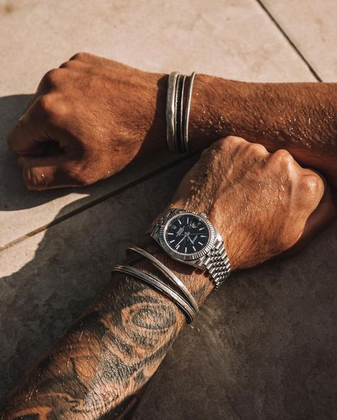 DANIEL MASON™ on Instagram: “All about the jewelry. ——— #mensjewelry #mensaccessoires #925silverjewelry #925mensjewelry#925bracelet” Man Pose, Rustic Luxe, Wrist Accessories, Edgy Jewelry, Art Of Man, Mens Necklace, Men Jewelry, Watch Accessories, Mens Accessories Jewelry