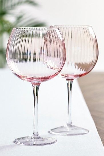 Types Of Wine Glasses, Fancy Glassware, Fancy Glasses, Gin Glasses, Flute Glasses, Champagne Flute Glasses, Types Of Wine, Pink Kitchen, Pink Vibes