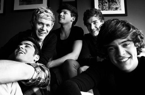 One Direction 2013 Aesthetic, One Direction Laptop Wallpaper, One Direction Desktop Wallpaper, One Direction Wallpaper Laptop, One Direction Black And White, One Direction 2013, 1d Core, One Direction Wallpaper, Somewhere In Time