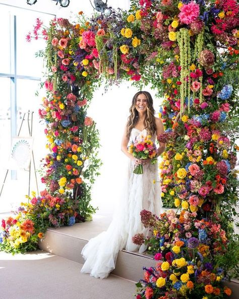 Colorful Flower Decor, Bright Wedding Flower Arch, Flower Wedding Arch Altars, Rainbow Flowers Wedding, Rainbow Floral Arch, Multi Color Flower Wedding, Rainbow Flower Arch, Wedding Ideas Flowers Decoration, Colorful Flower Arch