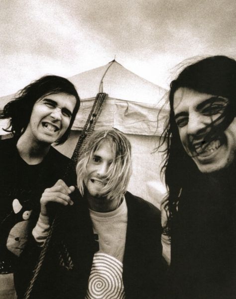 “My heart is broke. But I have some glue.”    Nirvana - Dumb Alternative Songs, Kurt Cobain Photos, Donald Cobain, Krist Novoselić, Nirvana Kurt Cobain, Nirvana Kurt, Grunge Band, Smells Like Teen Spirit, Dave Grohl