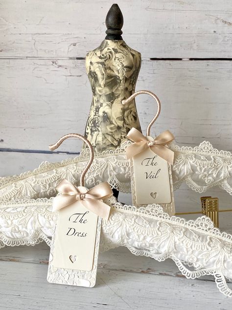 Wedding Hangers for Dress and Veil Wedding Coat Hangers, Luxurious Wedding Dress, Wedding Dress Hangers, Hanger Wedding, Wedding Hangers Personalized, Personalized Hangers, Wedding Hanger, Bridal Hangers, Hanger Crafts