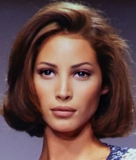 Supermodels With Short Hair, 90s Supermodel Short Hair, Christy Turlington Bob Haircut, Blair Waldorf Short Hair, 90s Model Short Hair, Long Bob With Waves, Rich Mom Hair, Christy Turlington Bob, 90s Headshots