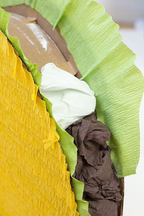 DIY Taco Piñata Diy Taco Pinata, Taco Pinata, Taco Tuesday Party, Group Halloween Costume Ideas, Taco Twosday, Dragons Love Tacos, Cinco De Drinko, Piñata Ideas, Diy Pinata