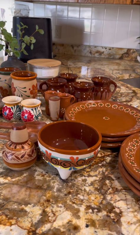 mexico aesthetic 
Mexicana
artery art artesanía artesanal pottery 
Hispanic Latino Latina 
home decor 
interior decoration 
Decoration Mexicana 
shelf decor 
Mexico 
Aesthetic 
Mediterranean 
Pueblo rancho 
Ranchero Mexican Style Cabinets, Traditional Mexican Living Room, Mexican Plates And Bowls, Spanish Style Dishware, Mexican Decor Kitchen Ideas, Brown Mexican Aesthetic, Apartment Decorating Mexican Style, Mexico Kitchen Decor, Mexican Modern House Kitchen