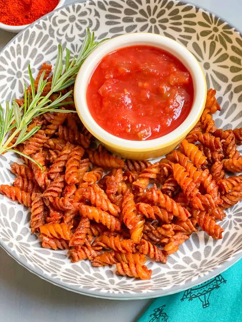 Bbq Chips, Pasta Chips, Lentil Pasta, Protein Pasta, Chickpea Pasta, Honey Bbq, Night Snacks, Pasta Noodles, Trending Recipes