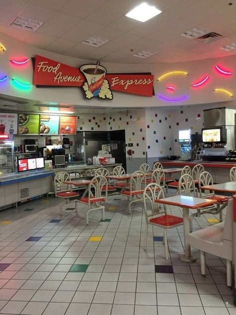 Target food court areas that looked like this: 25 More Very, Very Random Things You Haven't Thought About Since The '90s Vintage Mall, Nostalgic Pictures, Nostalgia Core, 2000s Nostalgia, Dreamcore Weirdcore, 2000s Aesthetic, Weird Dreams, Food Court, Food Restaurant