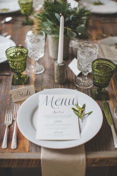 Vintage green and white wedding ideas | Photo by Your Wedding Project | Read more -  http://www.100layercake.com/blog/wp-content/uploads/2015/03/vintage-green-and-white-wedding-ideas Colored Goblets, Pressed Glassware, Wedding Table Menus, Wedding Glassware, Menu Wedding, Green Glassware, Colored Glassware, Organic Wedding, Festa Party