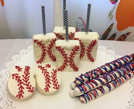 Incredible ideas for a baseball-themed party! Baseball Rice Crispy Treats, Cincinnati Reds Birthday Party Ideas, Rookie Of The Year First Birthday Treats, Baseball Party Treats, Baseball Rice Krispie Treats, Baseball Dessert Table, Baseball Desserts, Dodgers Birthday Party, Dodgers Party