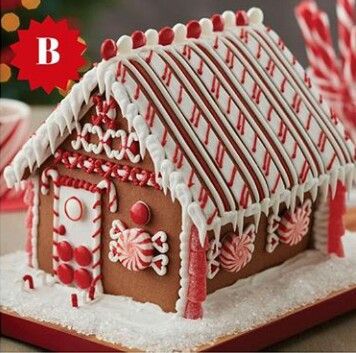 White Gingerbread House, Easy Gingerbread House, Gingerbread House Ideas, Christmas Party Ideas For Teens, Cool Gingerbread Houses, Adult Christmas Party, Gingerbread House Designs, Minimalist Christmas Decor, Cookie House