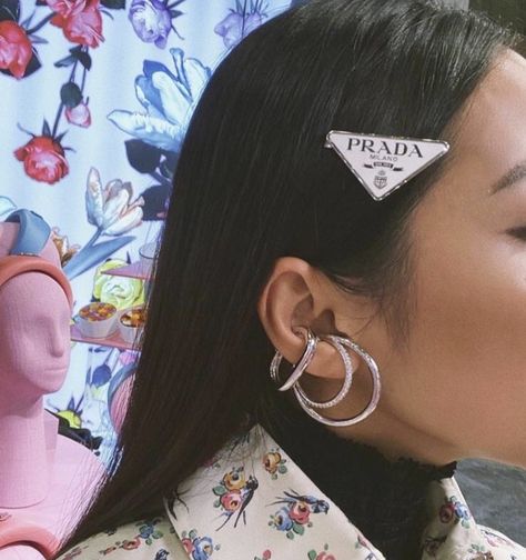 M I C H E A L L A✨ on Twitter: "prada hair clips… " Yoyo Cao, Prada Aesthetic, Everyday Boots, Fashion Buyer, Girl Day, Fall Shopping, Shopping Hacks, Barrettes, Ear Cuff