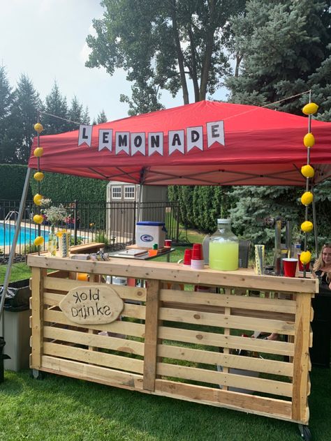 Lemonade Stand Aesthetic, Lemonade Booth, Lemonade Stand, Summer Inspo, Grad Party, Grad Parties, Graduation Party, Lemonade, Circus