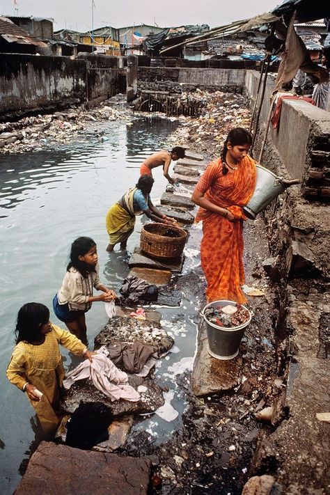 Steve Mccurry Photos, Foto Langka, Amazing India, Steve Mc, Afghan Girl, Steve Mccurry, We Are The World, Bhutan, Arte Horror