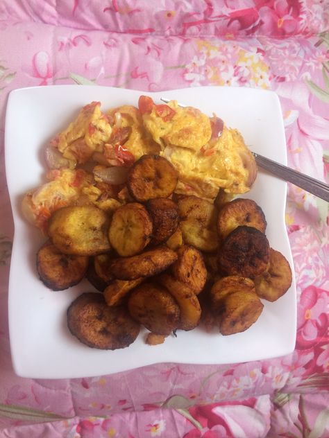 Plantain and egg # breakfast Plantain And Egg, Egg Breakfast, Tater Tot, Cute Anime Couples, Egg, Ethnic Recipes, Anime, Quick Saves