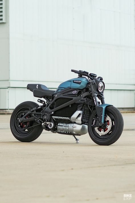 The first custom Harley-Davidson LiveWire, by JvB-moto of Cologne. Custom Sport Bikes Motorcycles, Kawasaki Bikes, Motorcross Bike, Мотоциклы Cafe Racers, Custom Sport Bikes, Motorbike Design, Harley Bobber, Futuristic Motorcycle, Cafe Racer Bikes