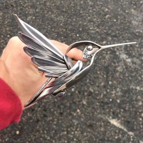 An artist from South Carolina, Matt Wilson has an old undying hobby of creating spectacular sculptures crafted meticulously out of old cutlery. His passion for Metal Sculpture Artists, Cutlery Art, Silverware Art, Spoon Art, Welding Art Projects, Metal Welding, Metal Art Welded, Metal Art Diy, Steel Sculpture