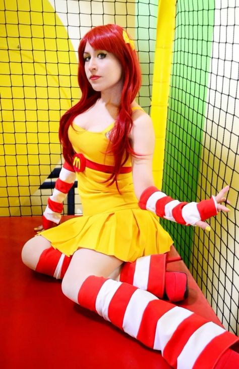 Mcdonald Characters, Clown Costume Women, Characters Costumes, Genderqueer Fashion, Clever Costumes, Clown Face, Disney Princess Makeover, Clown Costume, Cute Cosplay