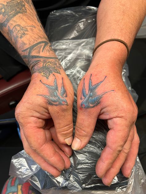 Swallows Hand Swallow Tattoo, Swallow Tattoo Hand, Swallow Hand Tattoo, Swallow Tattoo, Tattoo Traditional, Snake Tattoo, School Tattoo, Hand Tattoo, Forearm Tattoo Men